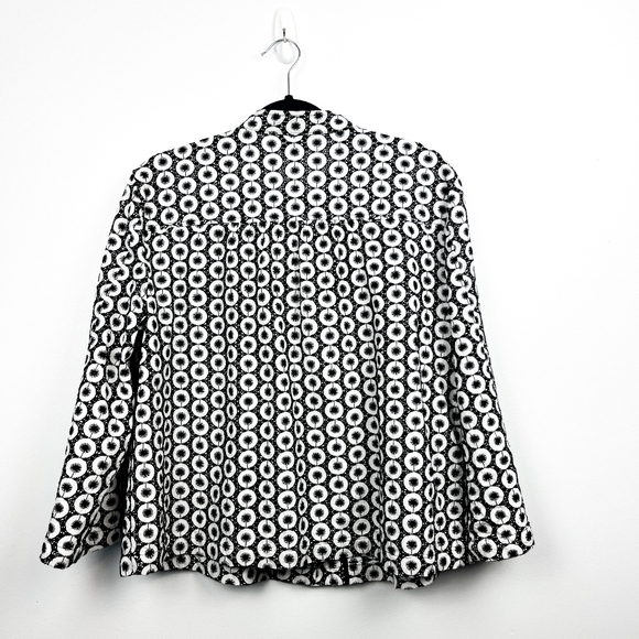 Jones New York Long Sleeve Button-Up Light Jacket, Black & White - Picture 7 of 11